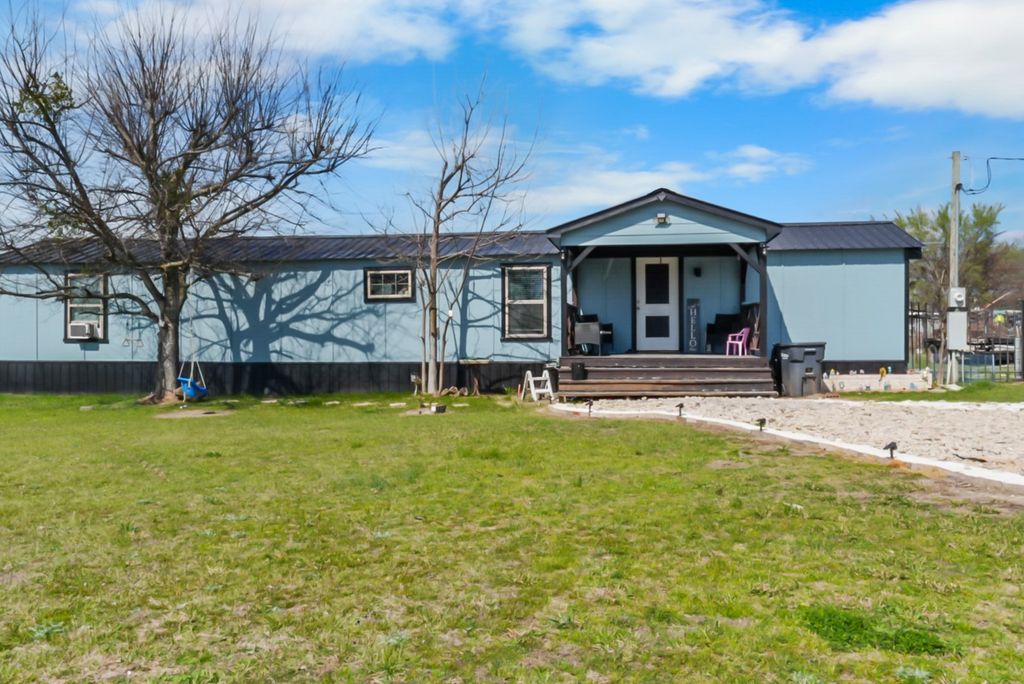 244 Smith Circle, Point, TX 75472