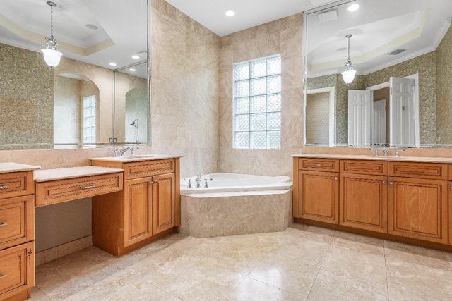 7077 Via Mediterrania, Boca Raton, FL 33433