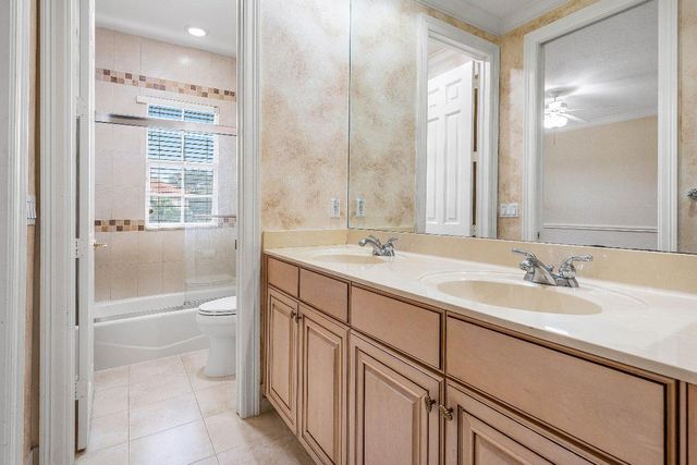 7077 Via Mediterrania, Boca Raton, FL 33433