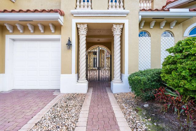 7077 Via Mediterrania, Boca Raton, FL 33433