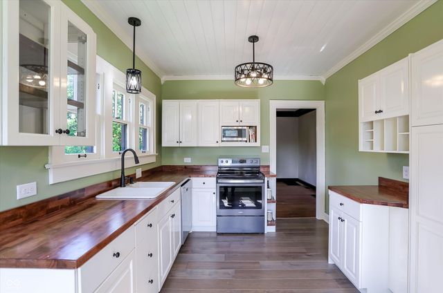 21 N Bosart Avenue, Indianapolis, IN 46201