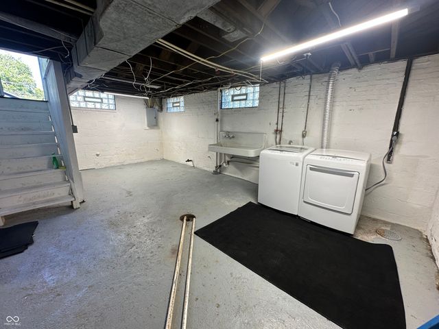 21 N Bosart Avenue, Indianapolis, IN 46201