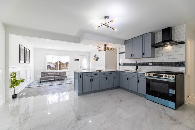 21641 Gailine Avenue, Sauk Village, IL 60411