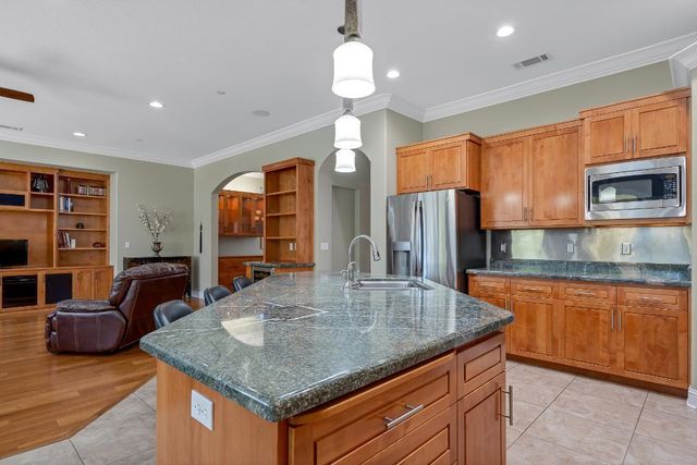 3685 Wimbledon Drive, Redding, CA 96002