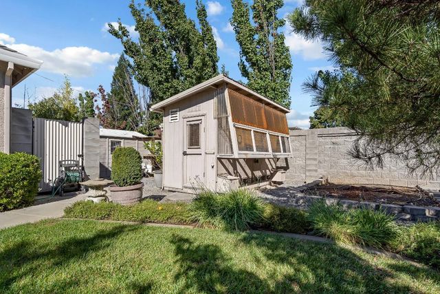 3685 Wimbledon Drive, Redding, CA 96002
