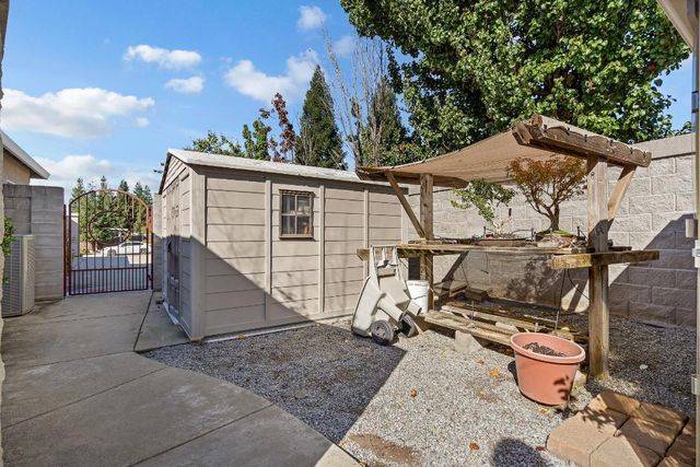 3685 Wimbledon Drive, Redding, CA 96002