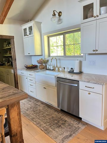 2752 Cole Rd S, Salem, OR 97306