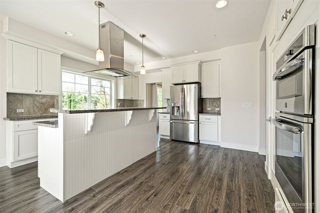 7663 S 132nd Street, Seattle, WA 98178