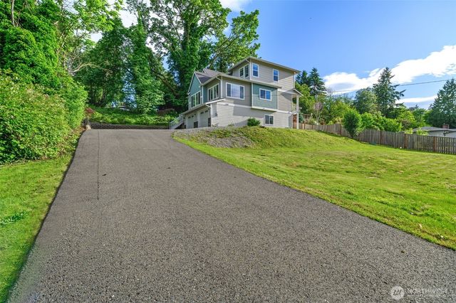 7663 S 132nd Street, Seattle, WA 98178