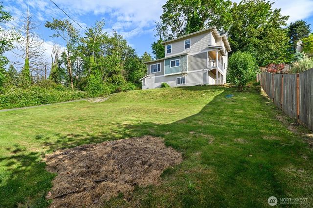 7663 S 132nd Street, Seattle, WA 98178