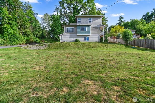7663 S 132nd Street, Seattle, WA 98178