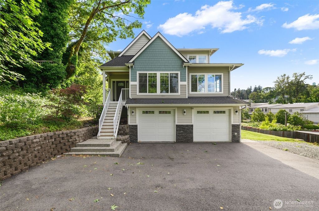 7663 S 132nd Street, Seattle, WA 98178