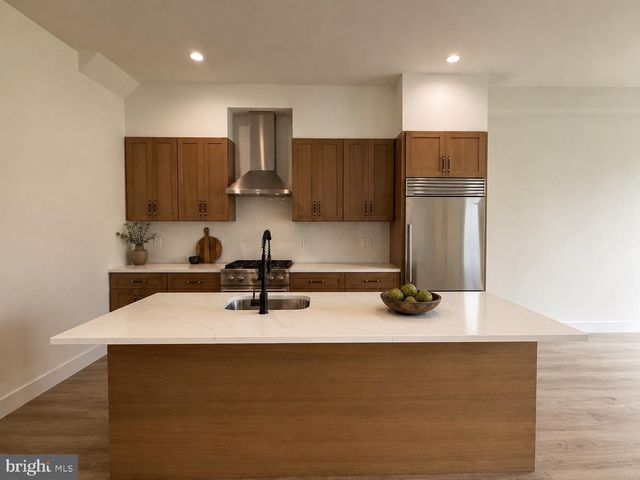 330 CARSON ST, Philadelphia, PA 19128