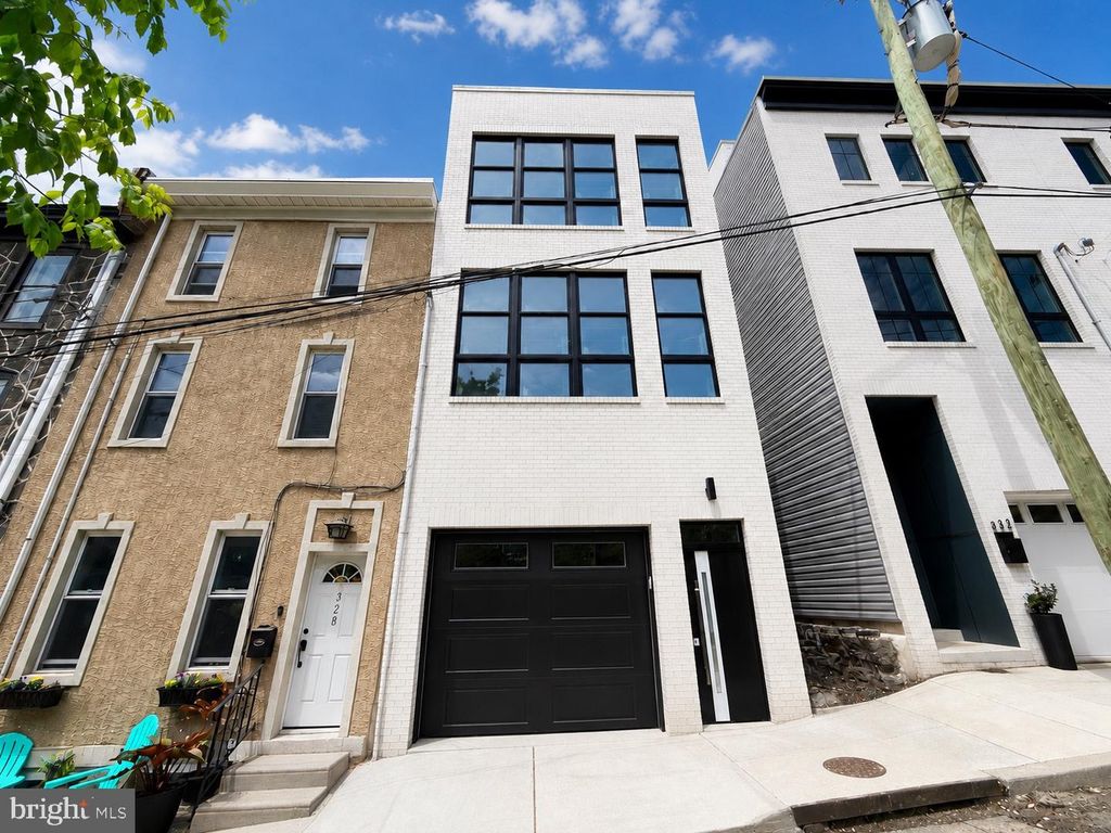 330 CARSON ST, Philadelphia, PA 19128