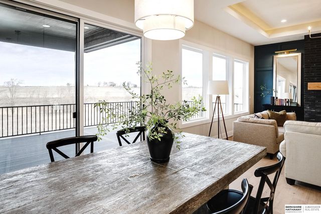 5802 N 213th Avenue, Elkhorn, NE 68022