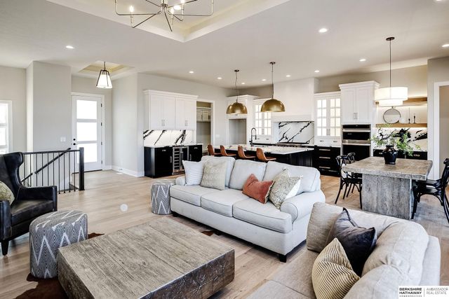 5802 N 213th Avenue, Elkhorn, NE 68022