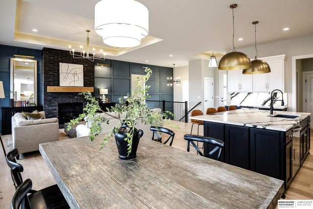 5802 N 213th Avenue, Elkhorn, NE 68022