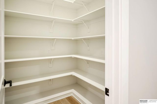 5802 N 213th Avenue, Elkhorn, NE 68022