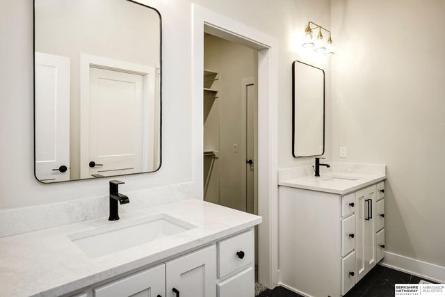 5802 N 213th Avenue, Elkhorn, NE 68022