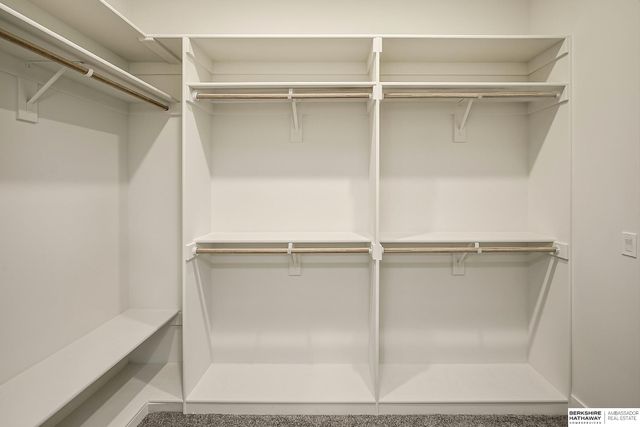 5802 N 213th Avenue, Elkhorn, NE 68022