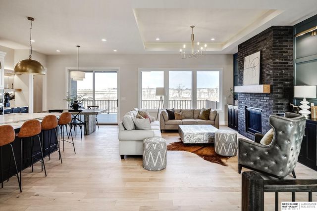 5802 N 213th Avenue, Elkhorn, NE 68022