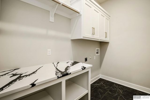 5802 N 213th Avenue, Elkhorn, NE 68022