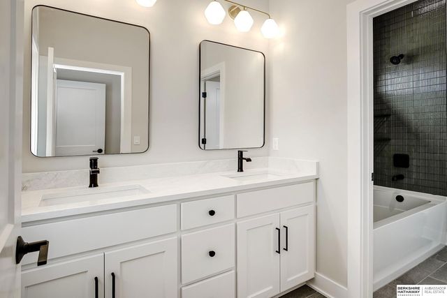 5802 N 213th Avenue, Elkhorn, NE 68022