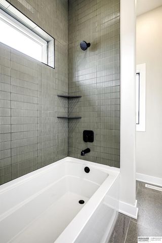 5802 N 213th Avenue, Elkhorn, NE 68022