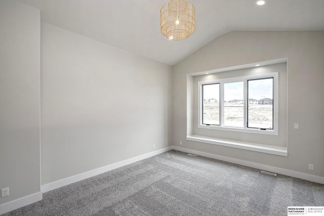 5802 N 213th Avenue, Elkhorn, NE 68022