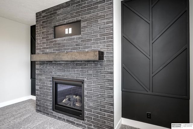 5802 N 213th Avenue, Elkhorn, NE 68022