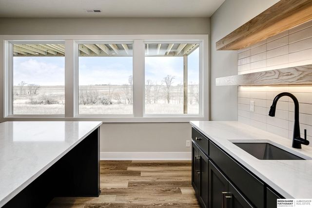 5802 N 213th Avenue, Elkhorn, NE 68022