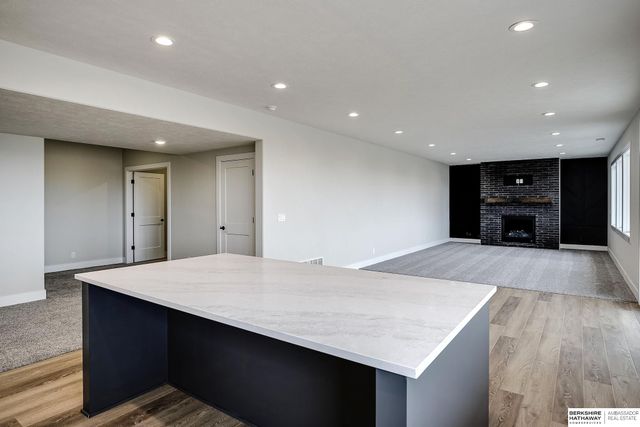 5802 N 213th Avenue, Elkhorn, NE 68022