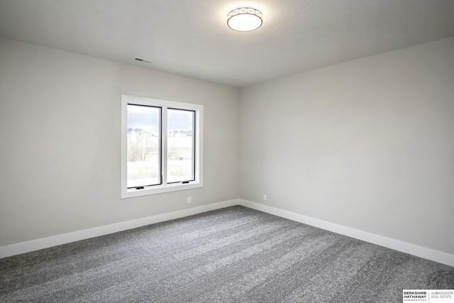 5802 N 213th Avenue, Elkhorn, NE 68022