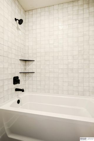 5802 N 213th Avenue, Elkhorn, NE 68022