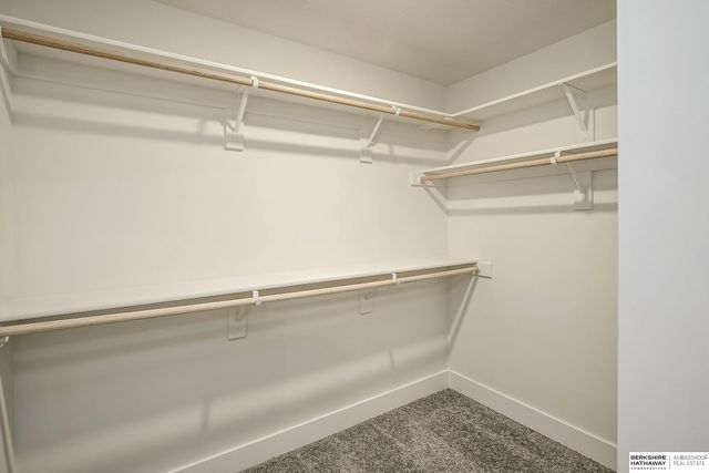 5802 N 213th Avenue, Elkhorn, NE 68022