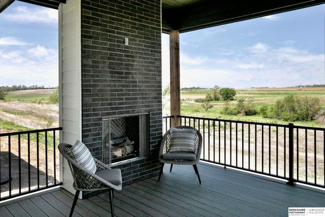 5802 N 213th Avenue, Elkhorn, NE 68022