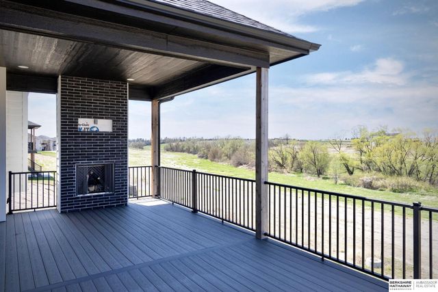 5802 N 213th Avenue, Elkhorn, NE 68022