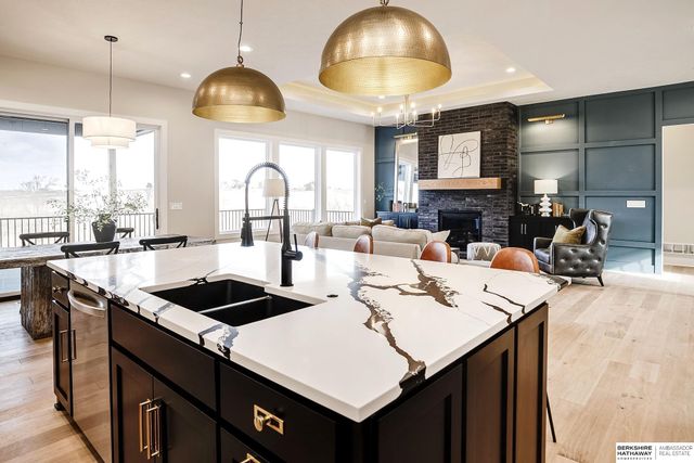 5802 N 213th Avenue, Elkhorn, NE 68022