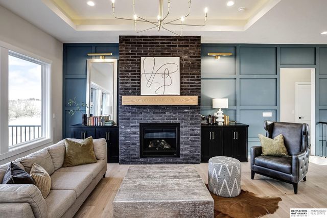 5802 N 213th Avenue, Elkhorn, NE 68022