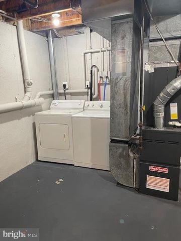 19 SIR THOMAS LN, Newark, DE 19702