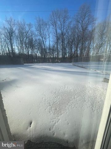 19 SIR THOMAS LN, Newark, DE 19702