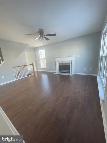 19 SIR THOMAS LN, Newark, DE 19702