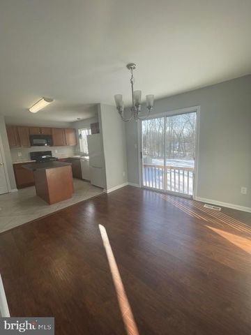 19 SIR THOMAS LN, Newark, DE 19702