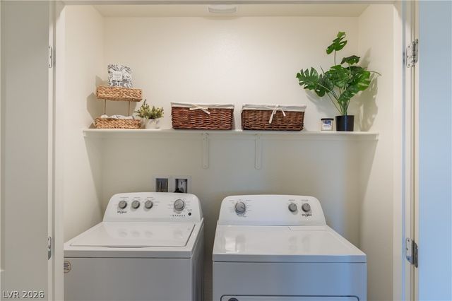 544 Thistleberry Avenue, Henderson, NV 89044