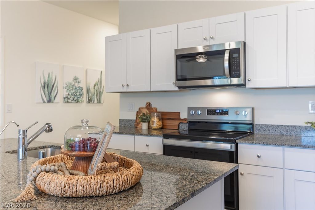 544 Thistleberry Avenue, Henderson, NV 89044