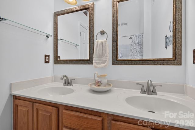 906 Woodhill Drive, Fletcher, NC 28732