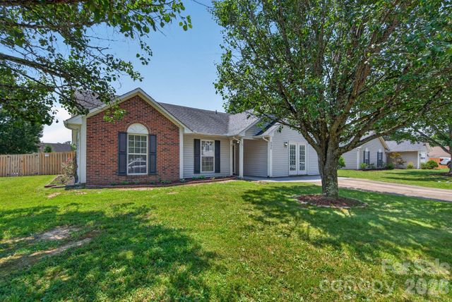 906 Woodhill Drive, Fletcher, NC 28732
