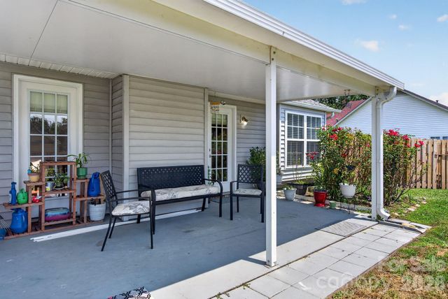 906 Woodhill Drive, Fletcher, NC 28732