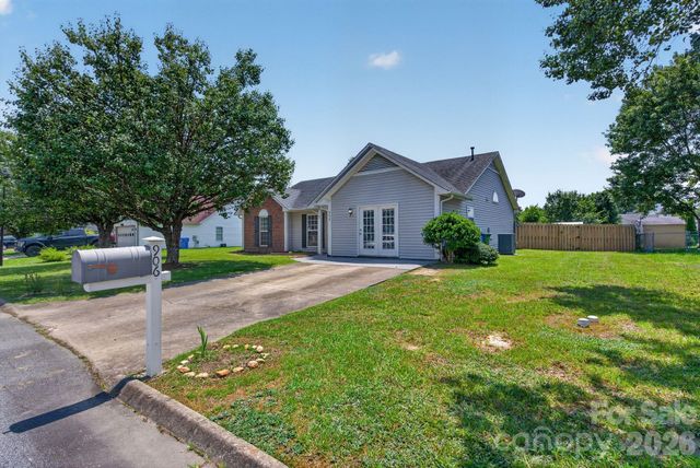 906 Woodhill Drive, Fletcher, NC 28732