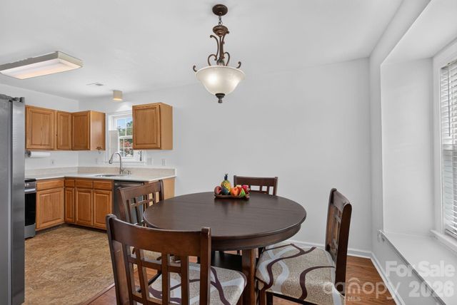 906 Woodhill Drive, Fletcher, NC 28732